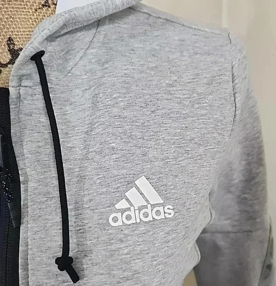 Hooded sweatshirt adidas. Size small - Picture 4 of 10